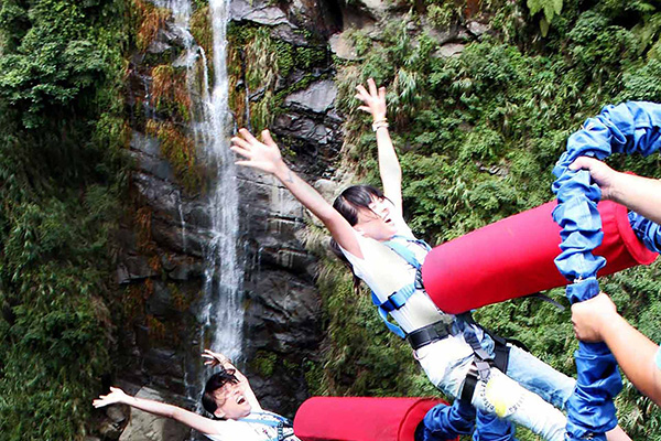 bungee jumping 4002