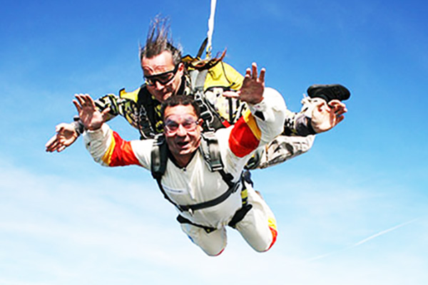skydiving in australien patner spanned
