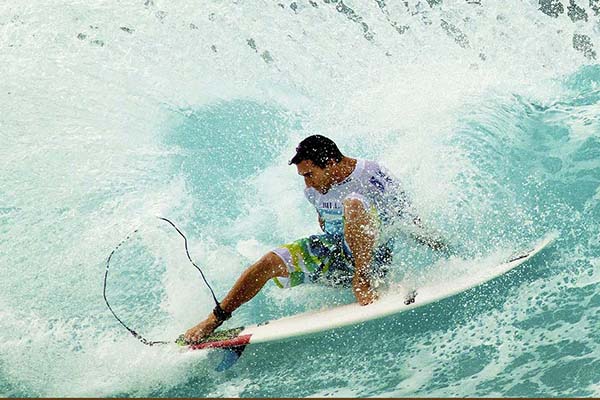 surfen in australien an strand